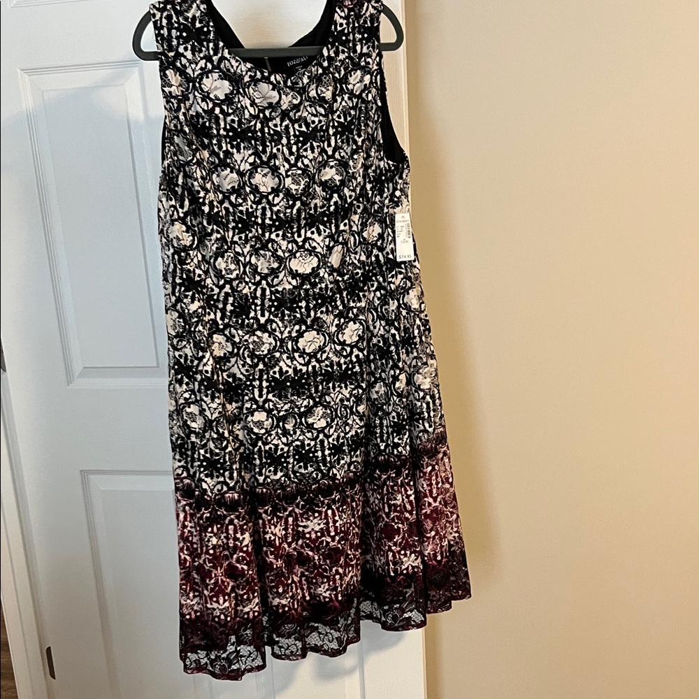 NWT. Elegant Black, Burgundy, Purple, Patterned lace Dress